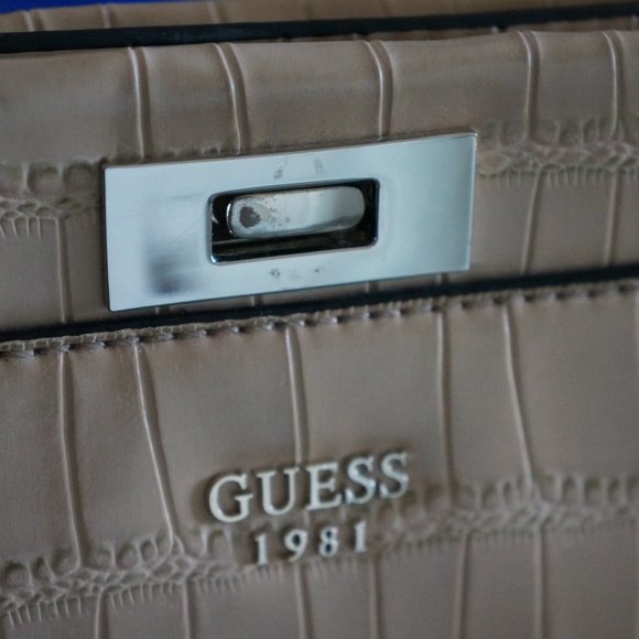 GUESS Women's Georgie Satchel Nut Handbag with matching wallet. - Picture 12 of 14